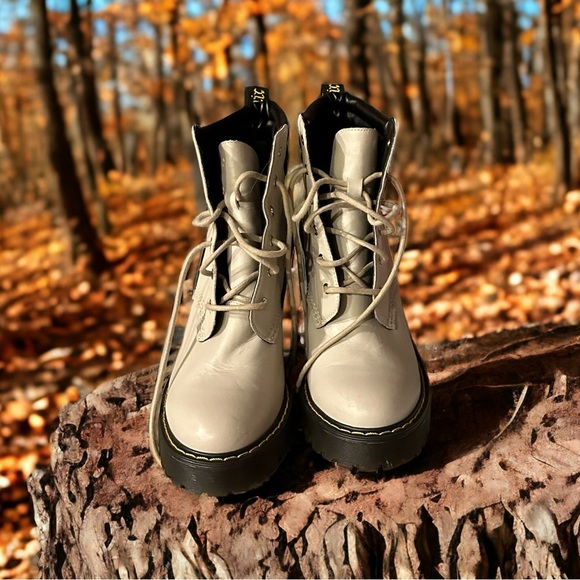 Doc Martin’s heeled boots size 8 NEW - Picture 2 of 8